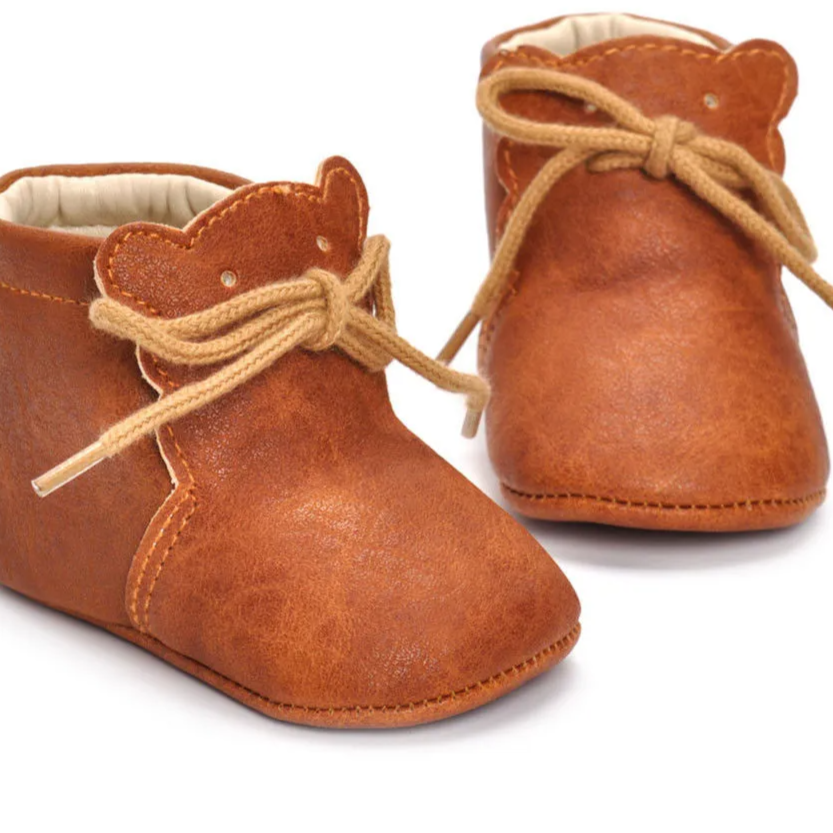 Zapato café bebé