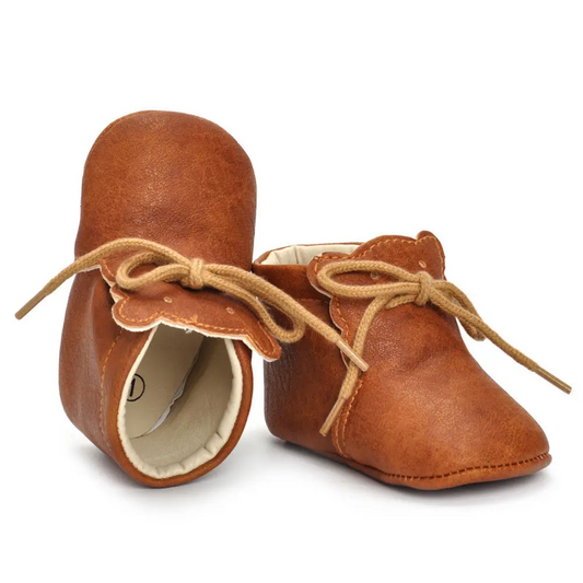 Zapato café bebé