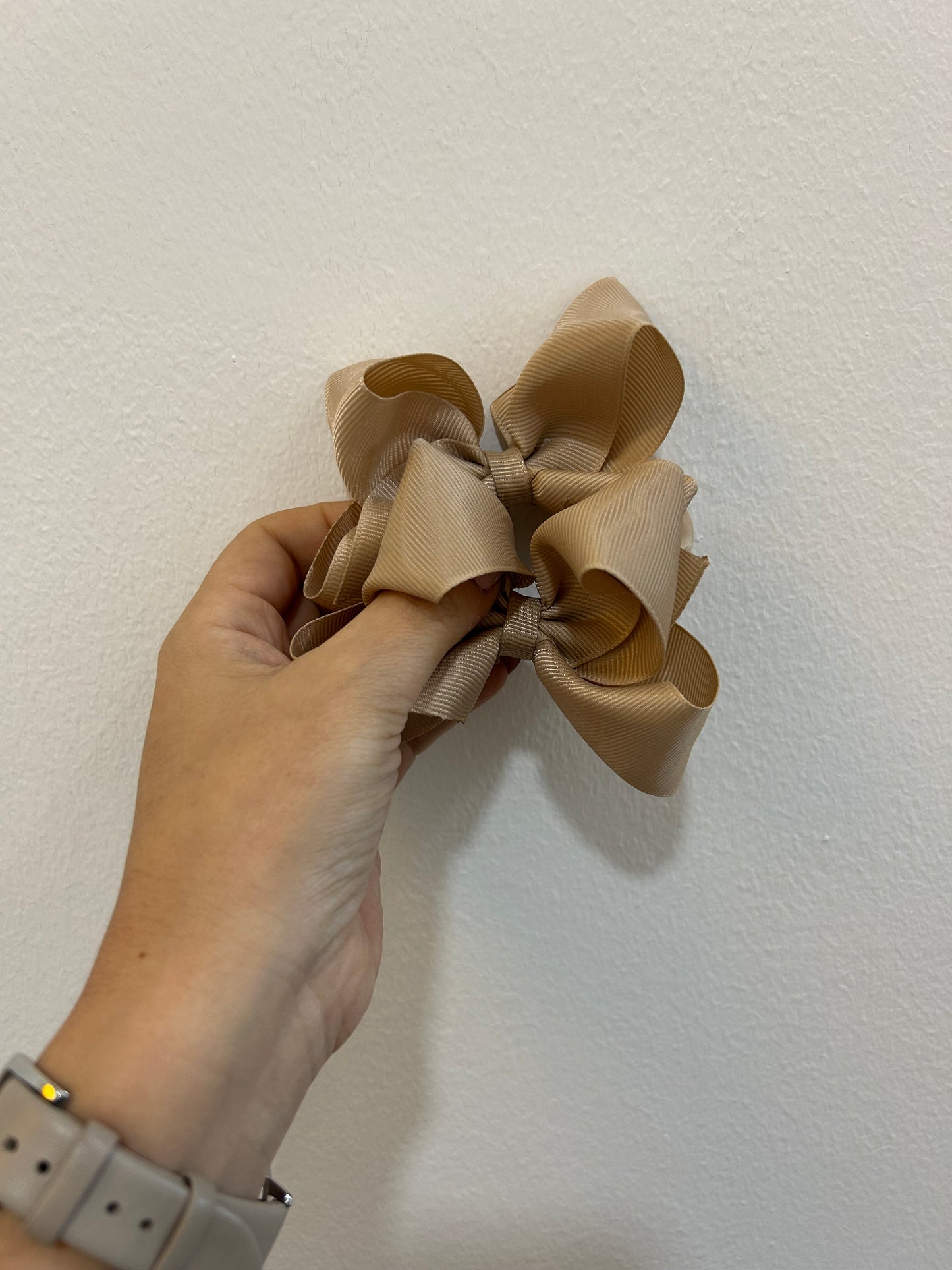 Moño par mediano liso