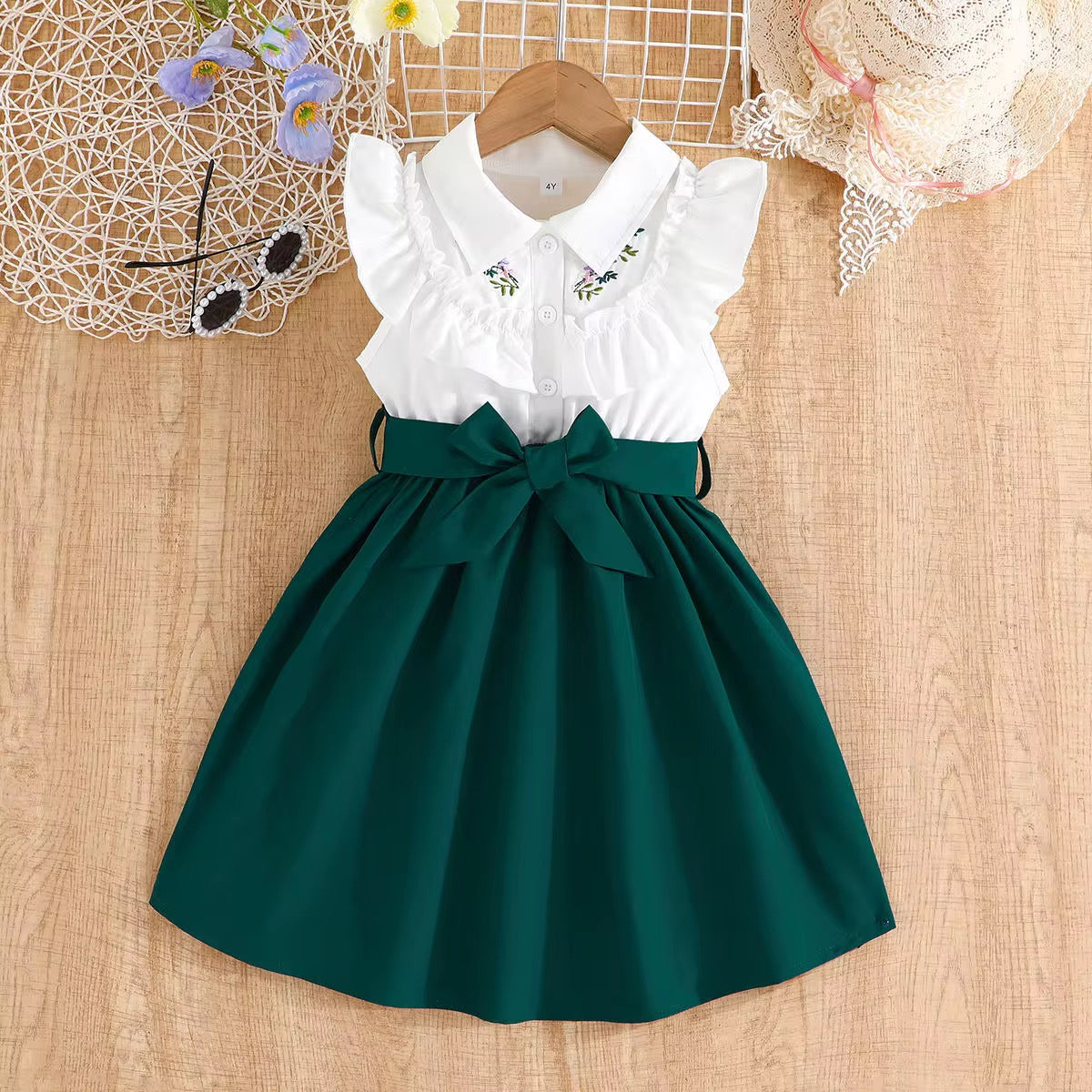 Vestido verde con blanco