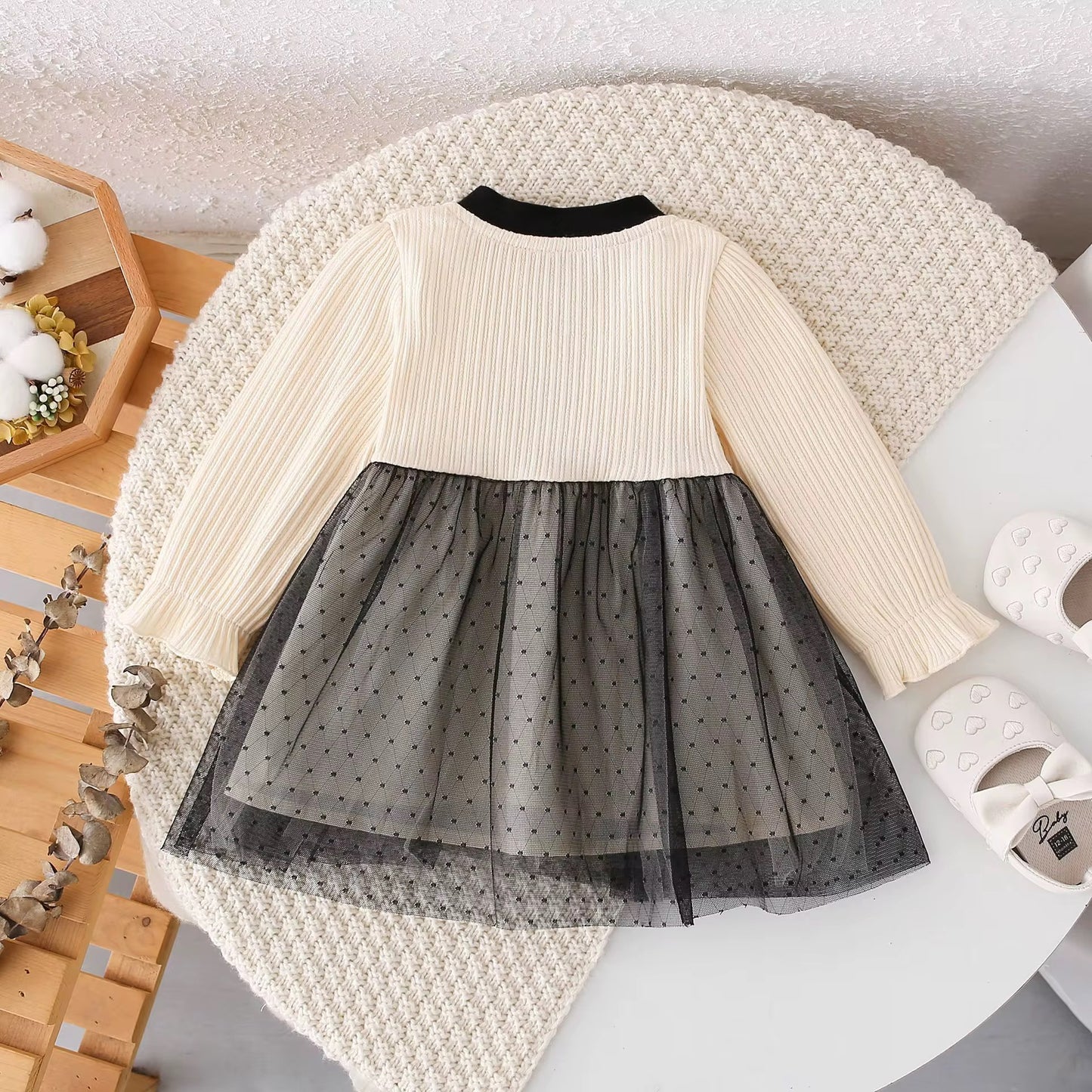 Vestido beige con negro
