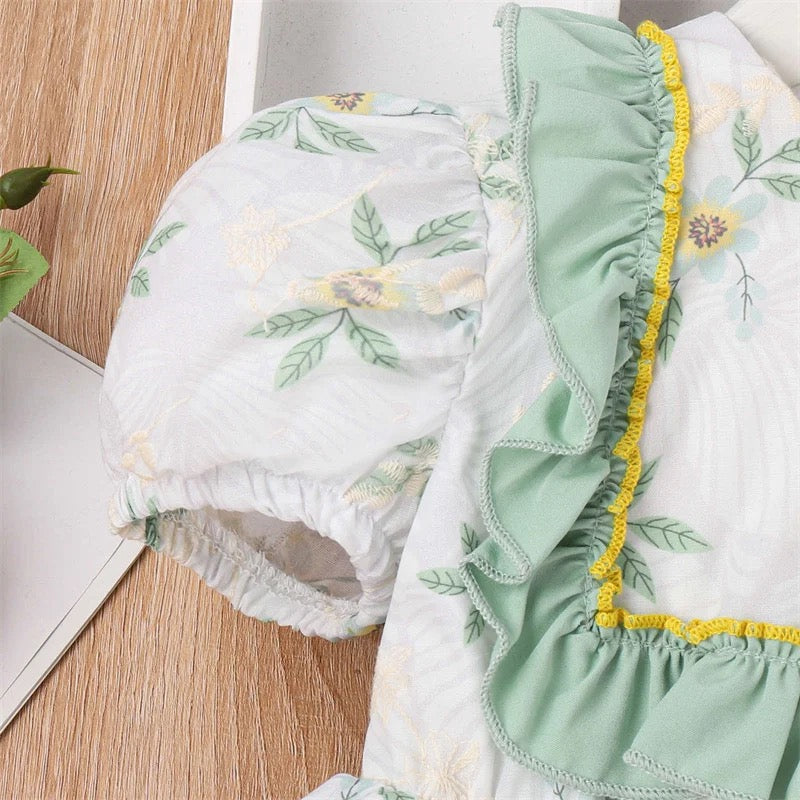 Vestido blanco con flores verdes
