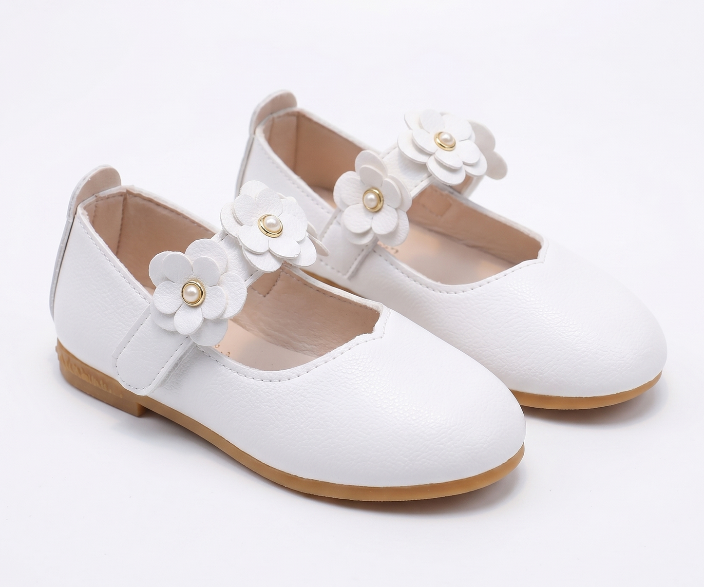 Zapatos blancos flores