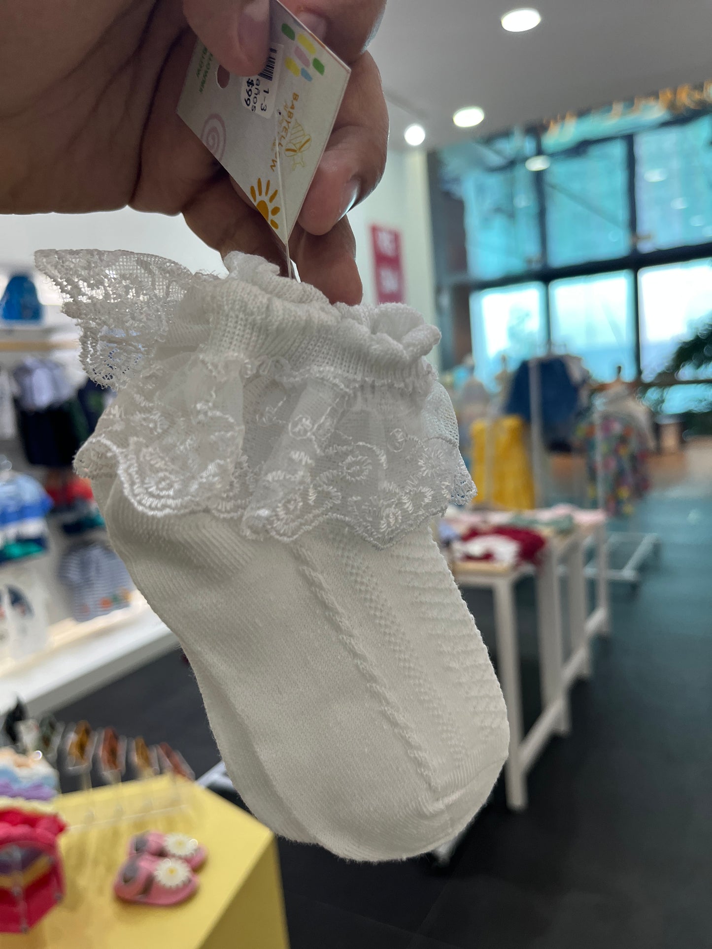 Calcetas blancas cortas con encaje