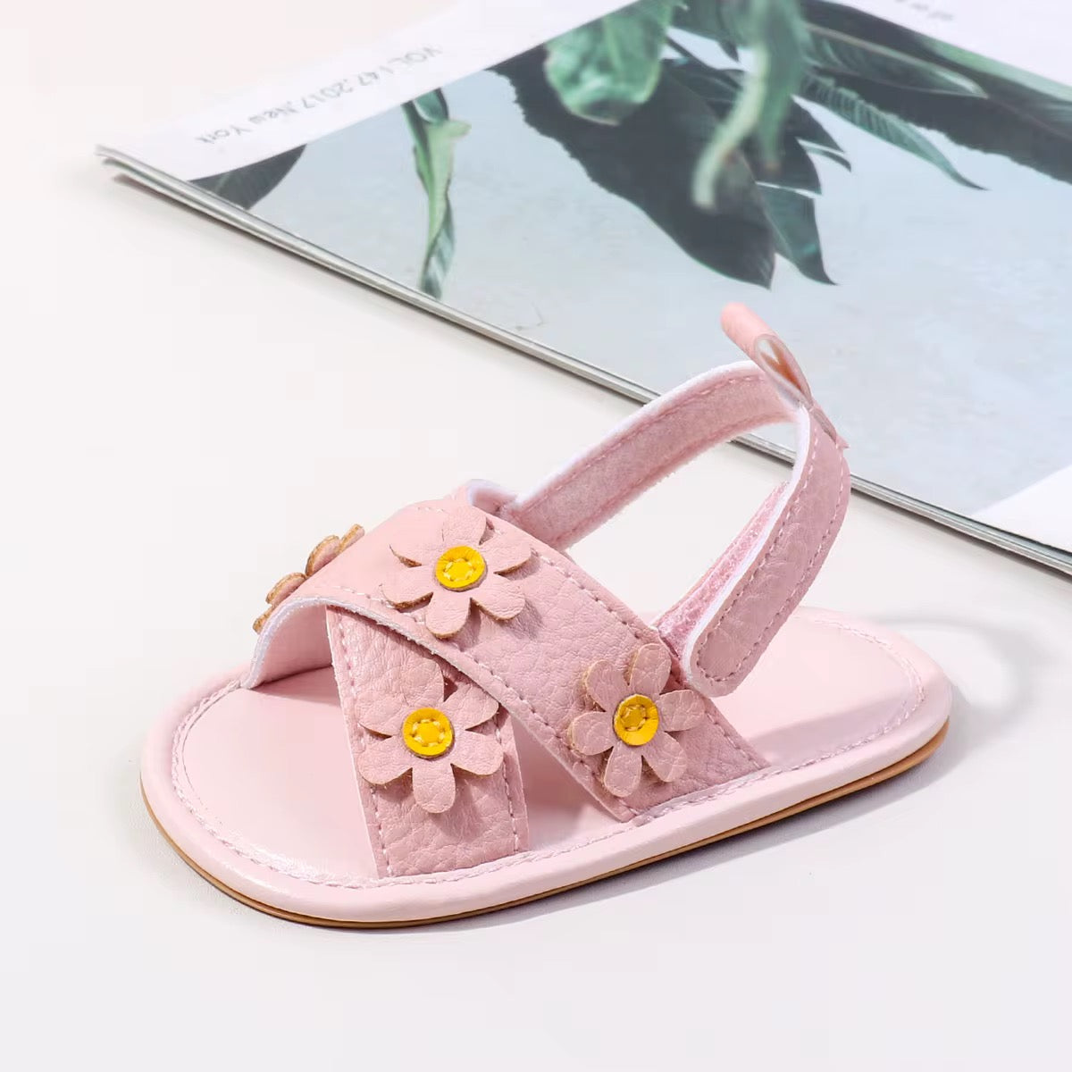 Sandalias florecitas rosas