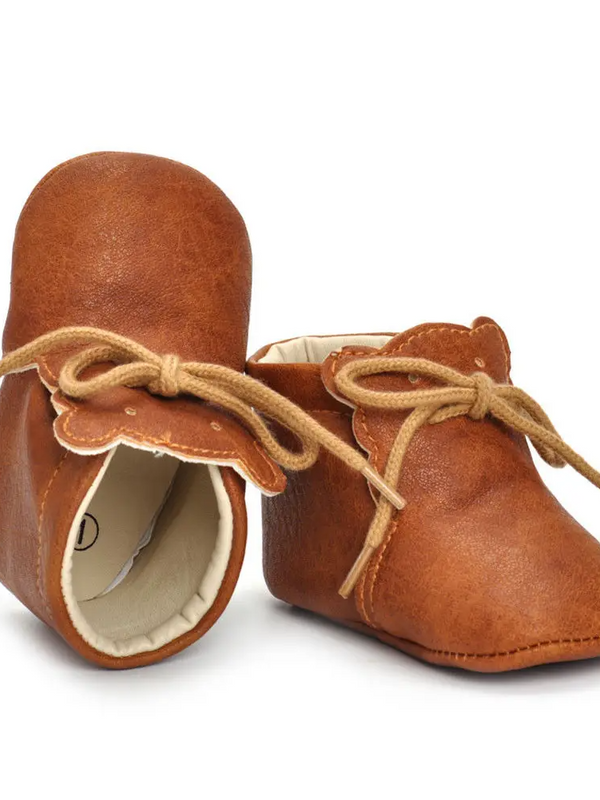 Zapato café bebé