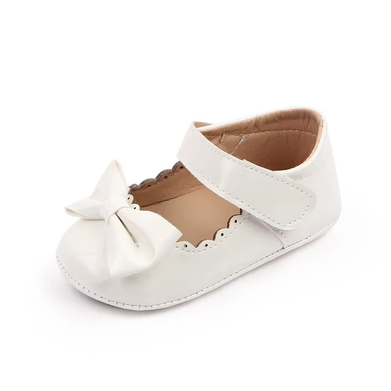 Zapatito blanco bebé