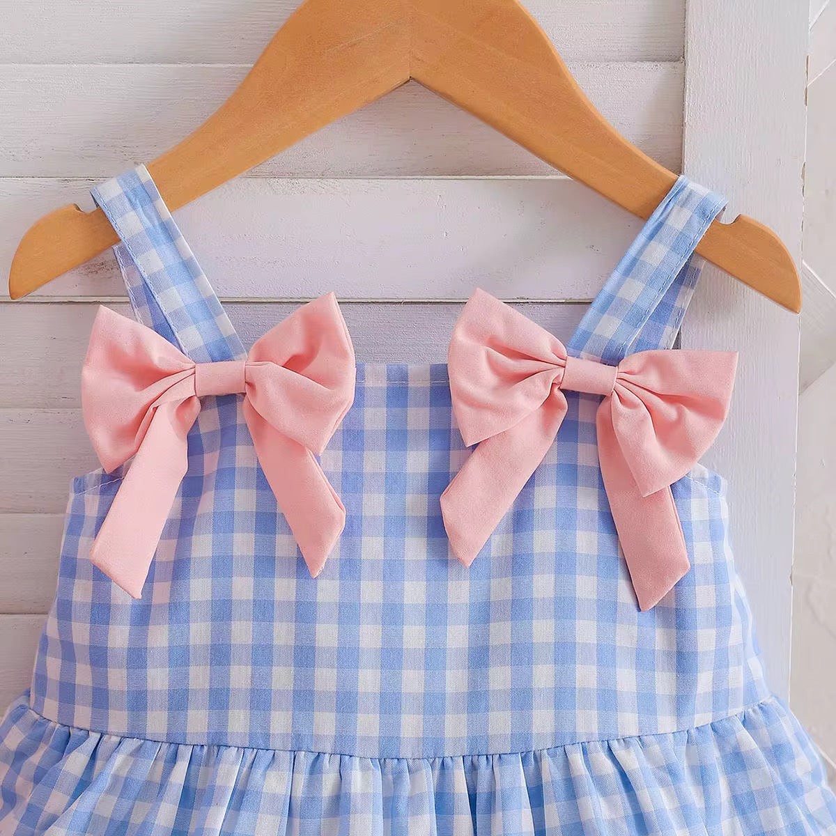 Vestido de cuadros con moñitos