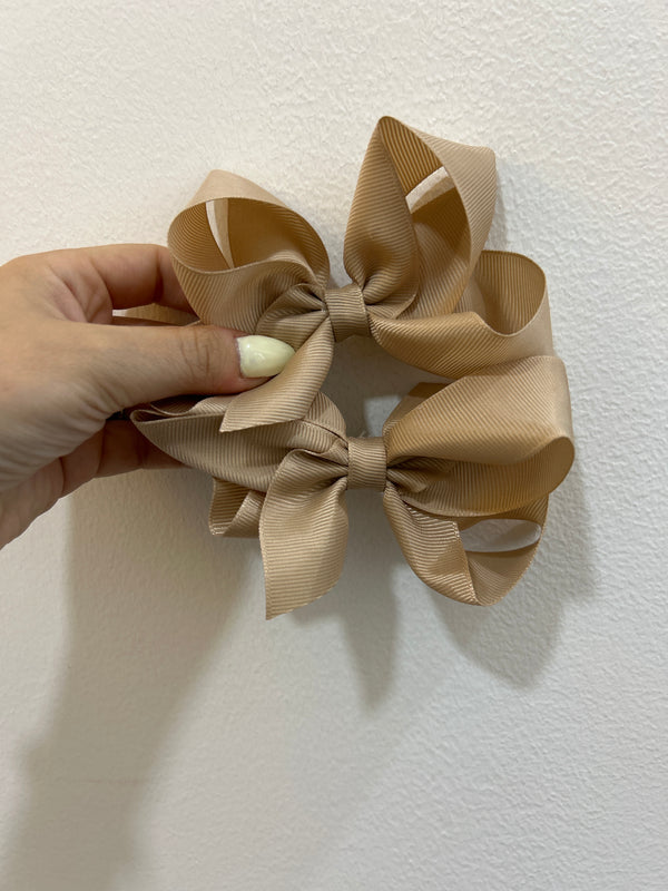 Moño par grande liso