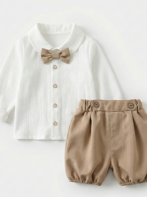 Conjunto camisa blanca con moño y short beige
