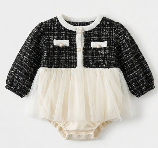 Pañalero negro tipo sueter con tul