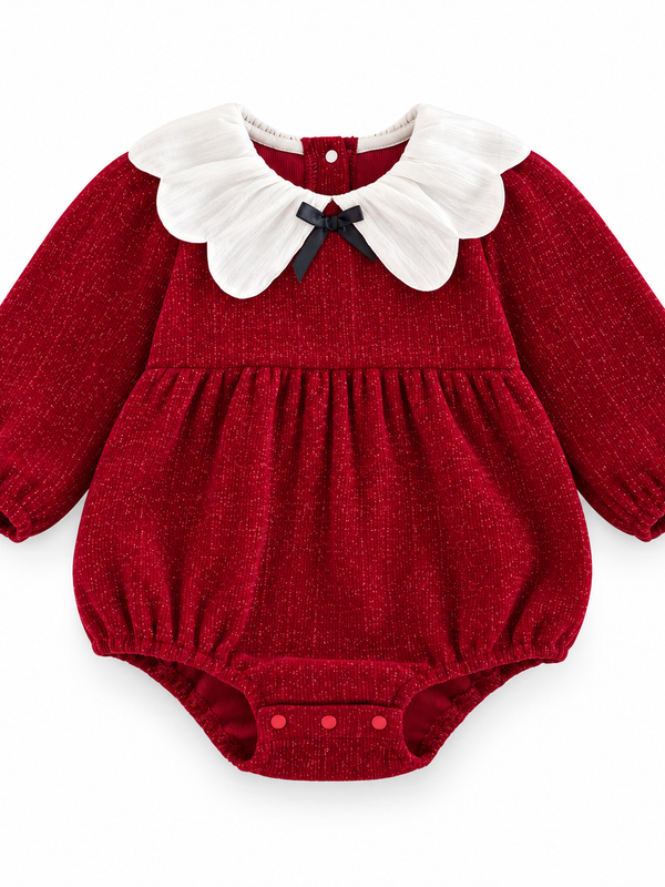 Ropa rojo solapa blanca