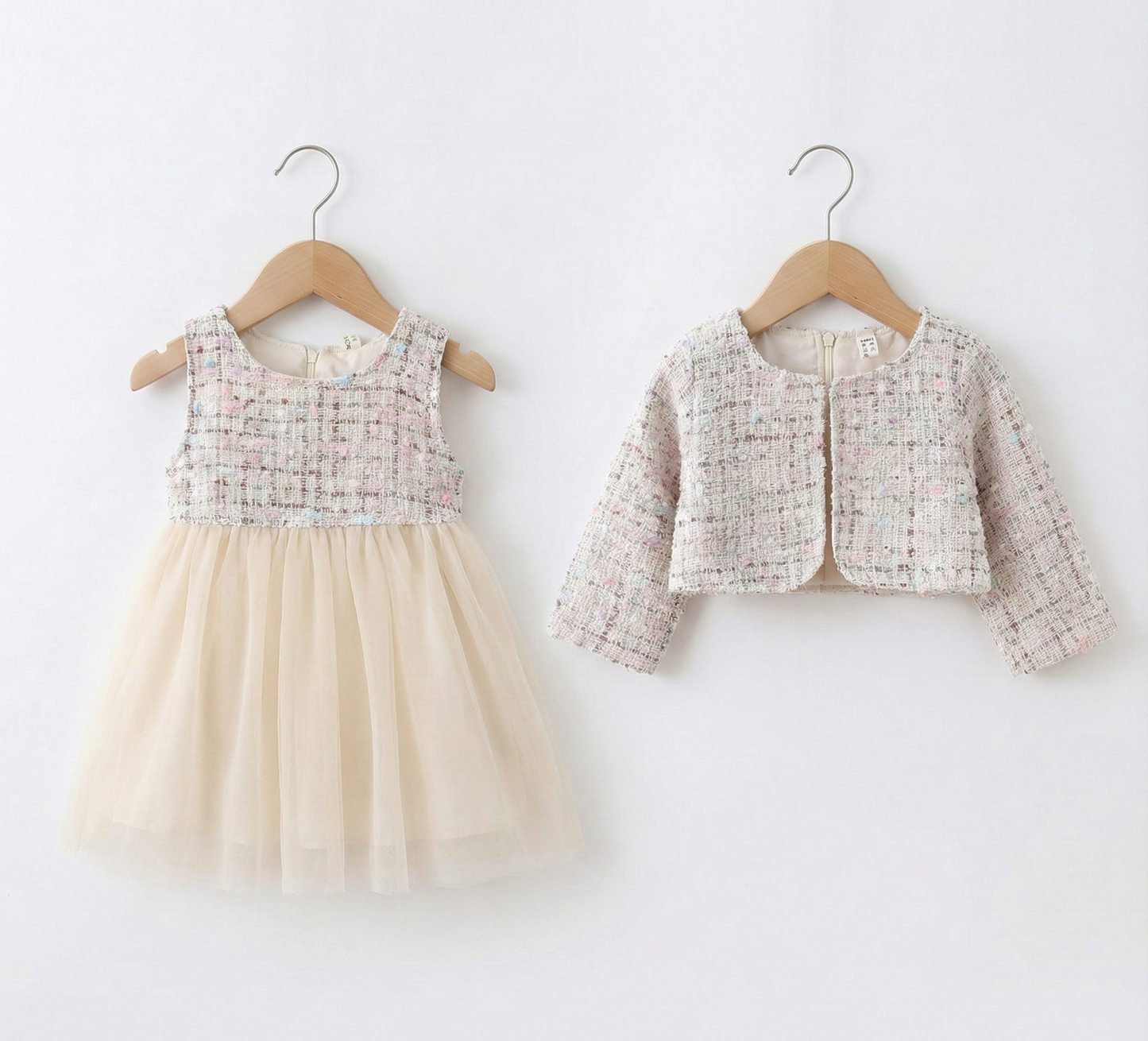 Saco blanco con vestido tul